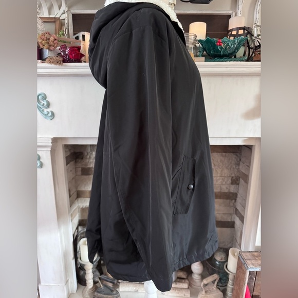 Linda Anderson Black Hooded Rain Jacket with Sherpa Lining. Size XXL - Picture 5 of 14